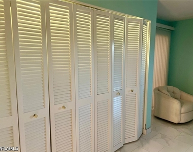 4187 Lakewood Boulevard - Photo Thumbnail 9