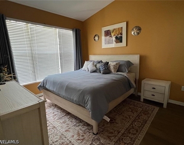 1405 Tiffany Lane - Photo Thumbnail 8