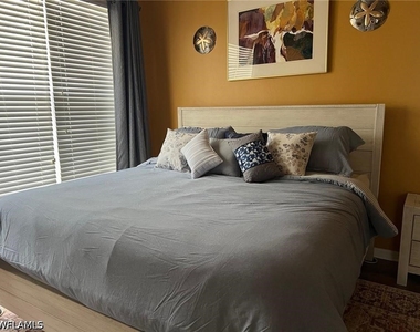 1405 Tiffany Lane - Photo Thumbnail 6