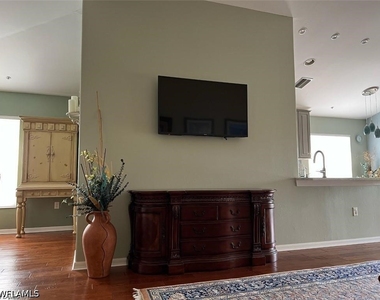 1405 Tiffany Lane - Photo Thumbnail 24