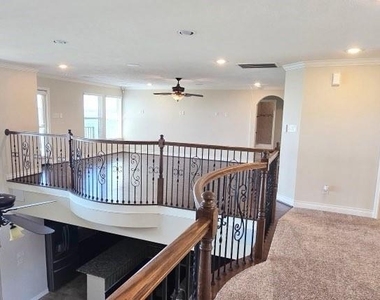 127 Bridgewater - Photo Thumbnail 22