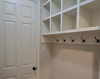 127 Bridgewater - Photo Thumbnail 12