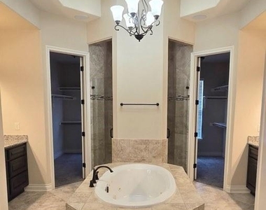 127 Bridgewater - Photo Thumbnail 15