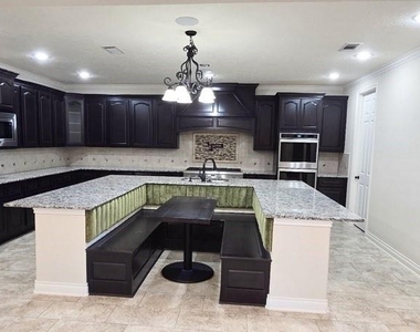 127 Bridgewater - Photo Thumbnail 7