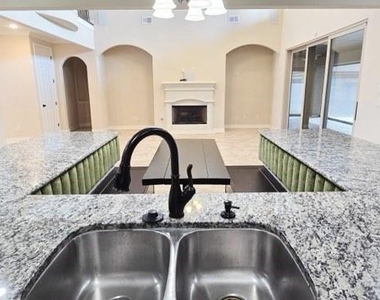 127 Bridgewater - Photo Thumbnail 6