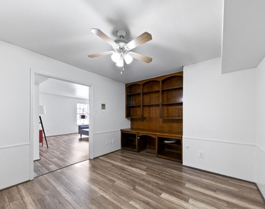 361 N Post Oak Lane - Photo Thumbnail 14