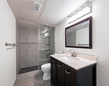 361 N Post Oak Lane - Photo Thumbnail 17