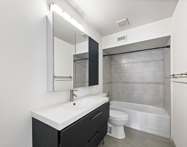 361 N Post Oak Lane - Photo Thumbnail 20