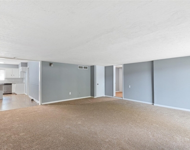 10502 Royal Oaks Drive - Photo Thumbnail 17