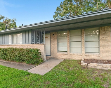 10502 Royal Oaks Drive - Photo Thumbnail 1