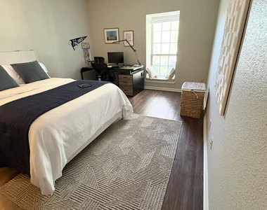 2475 Underwood Street - Photo Thumbnail 8