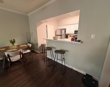 2475 Underwood Street - Photo Thumbnail 5