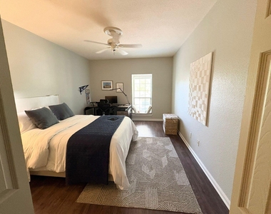 2475 Underwood Street - Photo Thumbnail 4