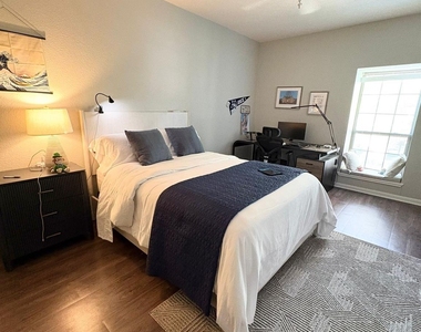 2475 Underwood Street - Photo Thumbnail 6