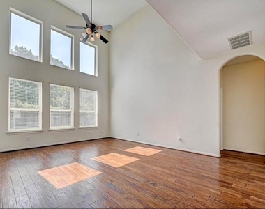 11 Sagamore Ridge Place - Photo Thumbnail 8