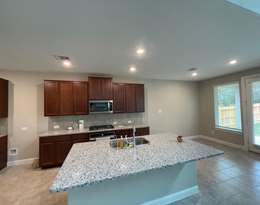 2216 Gadwall Court - Photo Thumbnail 5