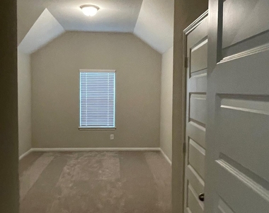 2216 Gadwall Court - Photo Thumbnail 16