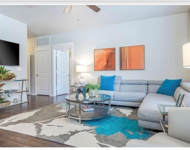 15255 Vintage Preserve Parkway - Photo Thumbnail 8