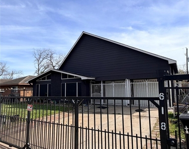 618 Sulphur Street - Photo Thumbnail 1