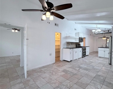 618 Sulphur Street - Photo Thumbnail 2