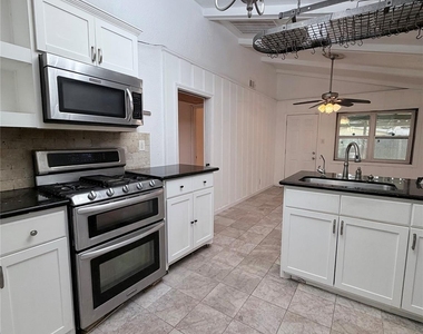 618 Sulphur Street - Photo Thumbnail 6