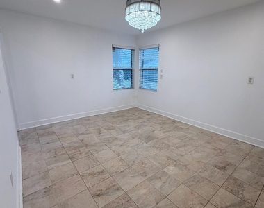 618 Sulphur Street - Photo Thumbnail 11