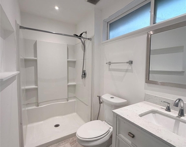 618 Sulphur Street - Photo Thumbnail 17