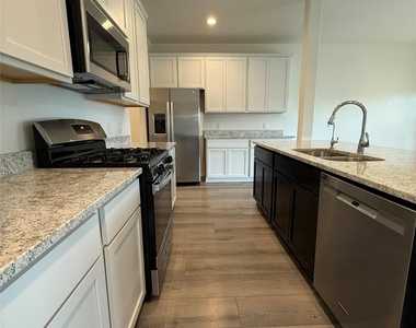 11707 Eclipse Drive - Photo Thumbnail 7