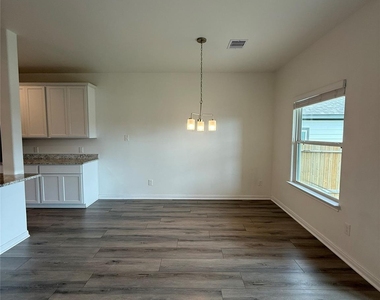 11707 Eclipse Drive - Photo Thumbnail 8