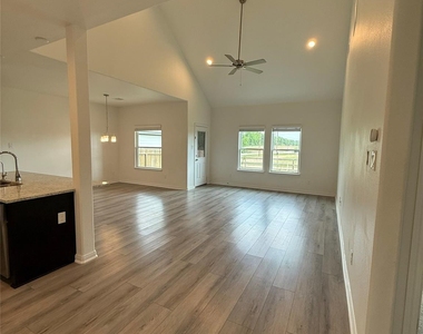 11707 Eclipse Drive - Photo Thumbnail 3