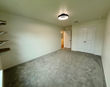 11707 Eclipse Drive - Photo Thumbnail 36