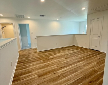 11707 Eclipse Drive - Photo Thumbnail 28