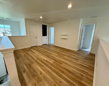 11707 Eclipse Drive - Photo Thumbnail 24