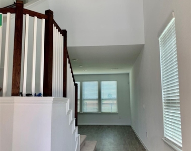 1024 Greenshank Drive - Photo Thumbnail 1