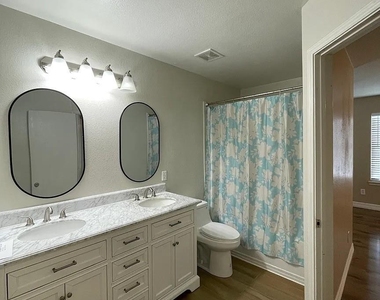 18211 Temple Hill Lane - Photo Thumbnail 8