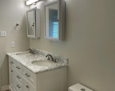 18211 Temple Hill Lane - Photo Thumbnail 12
