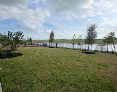 3061 Avenida Sonoma - Photo Thumbnail 9