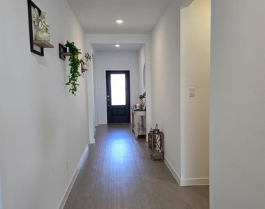 3061 Avenida Sonoma - Photo Thumbnail 7