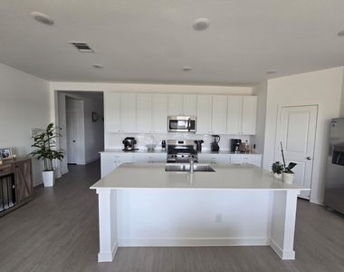 3061 Avenida Sonoma - Photo Thumbnail 11