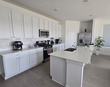 3061 Avenida Sonoma - Photo Thumbnail 12