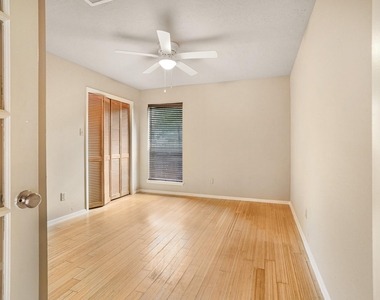 3203 Silver Falls Drive - Photo Thumbnail 18