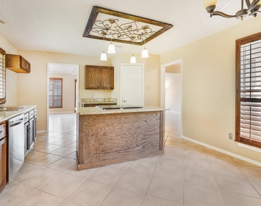 3203 Silver Falls Drive - Photo Thumbnail 11