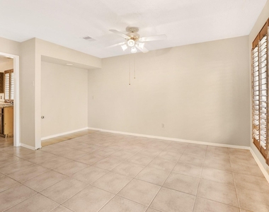 3203 Silver Falls Drive - Photo Thumbnail 7