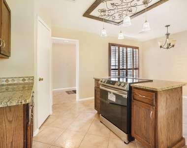 3203 Silver Falls Drive - Photo Thumbnail 9