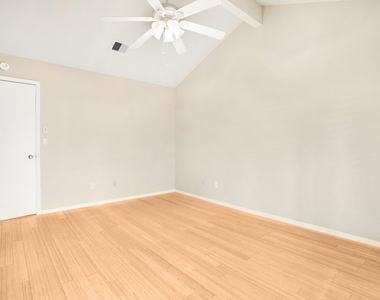 3203 Silver Falls Drive - Photo Thumbnail 15