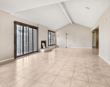 3203 Silver Falls Drive - Photo Thumbnail 21