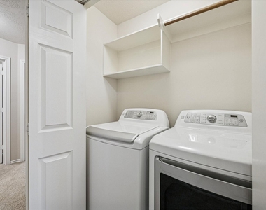 3206 Pearl Bluff Lane - Photo Thumbnail 17