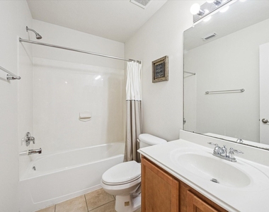 3206 Pearl Bluff Lane - Photo Thumbnail 16