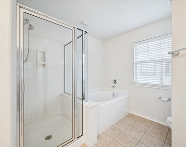 3206 Pearl Bluff Lane - Photo Thumbnail 12