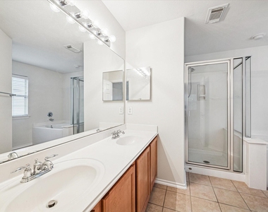 3206 Pearl Bluff Lane - Photo Thumbnail 11